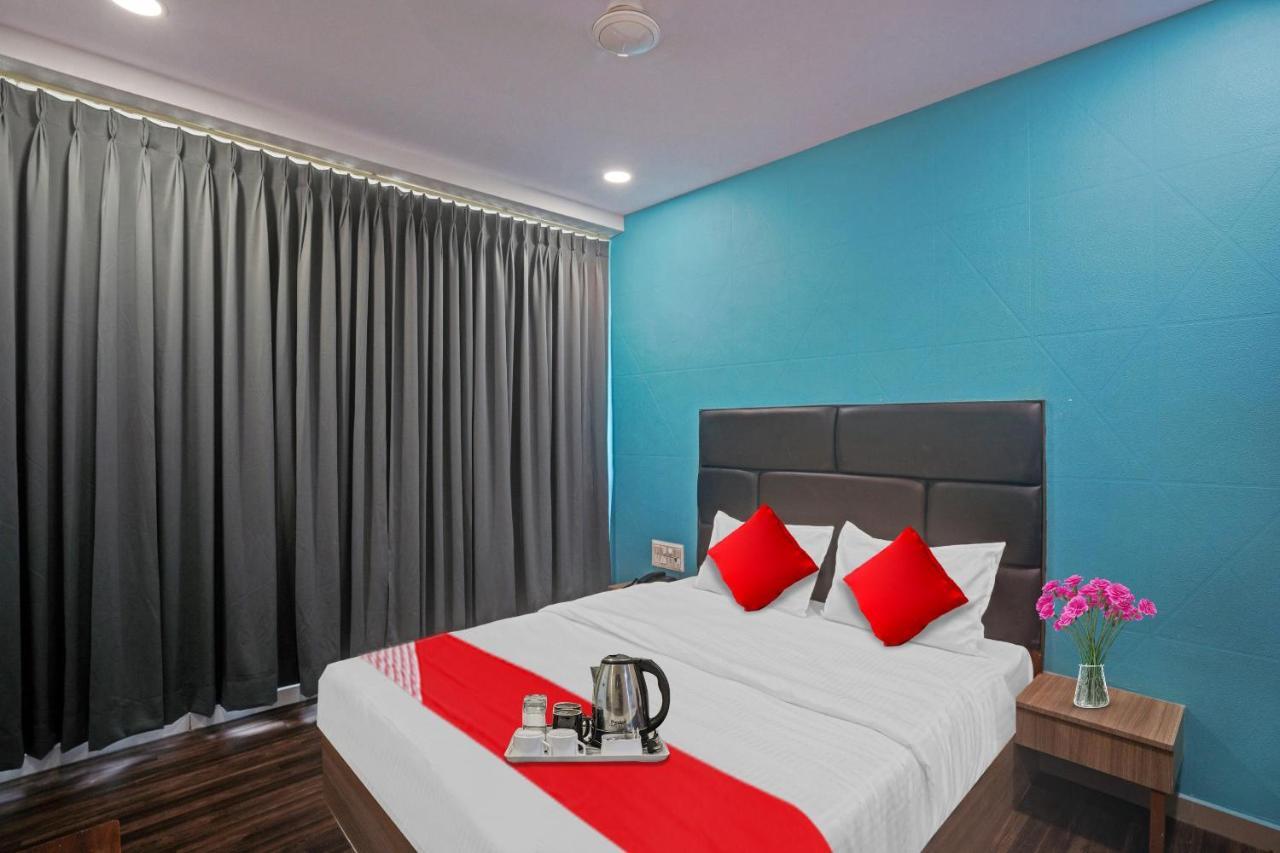 Hotel O Infinity Surat Bagian luar foto
