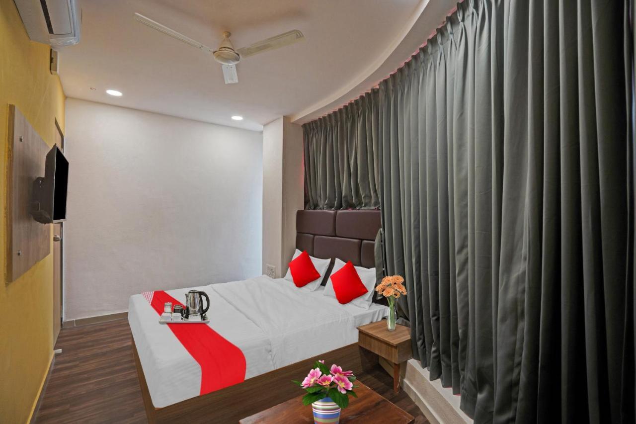 Hotel O Infinity Surat Bagian luar foto