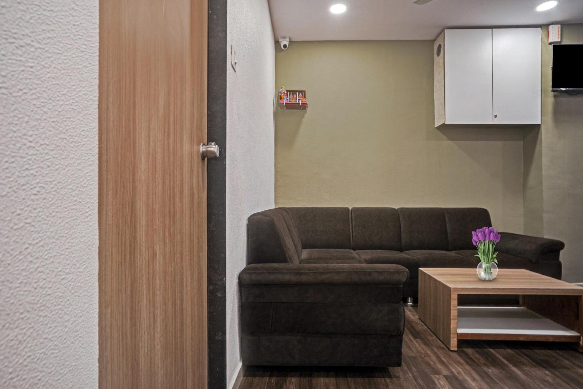 Hotel O Infinity Surat Bagian luar foto