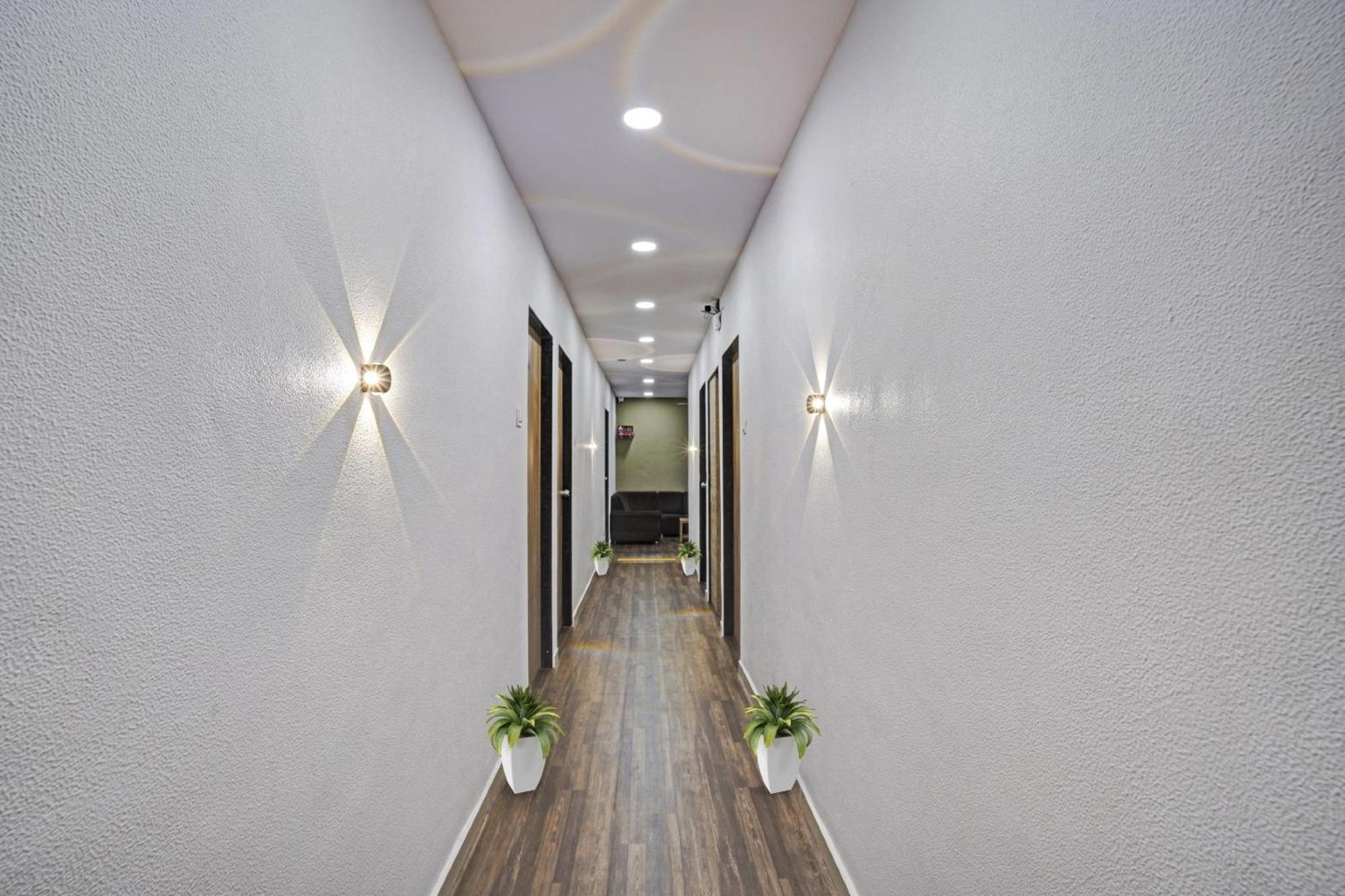 Hotel O Infinity Surat Bagian luar foto